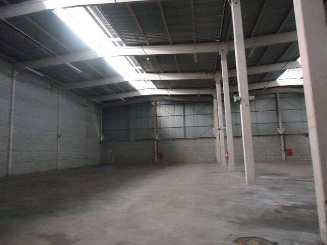 Sala para Locação em Jandira - 4