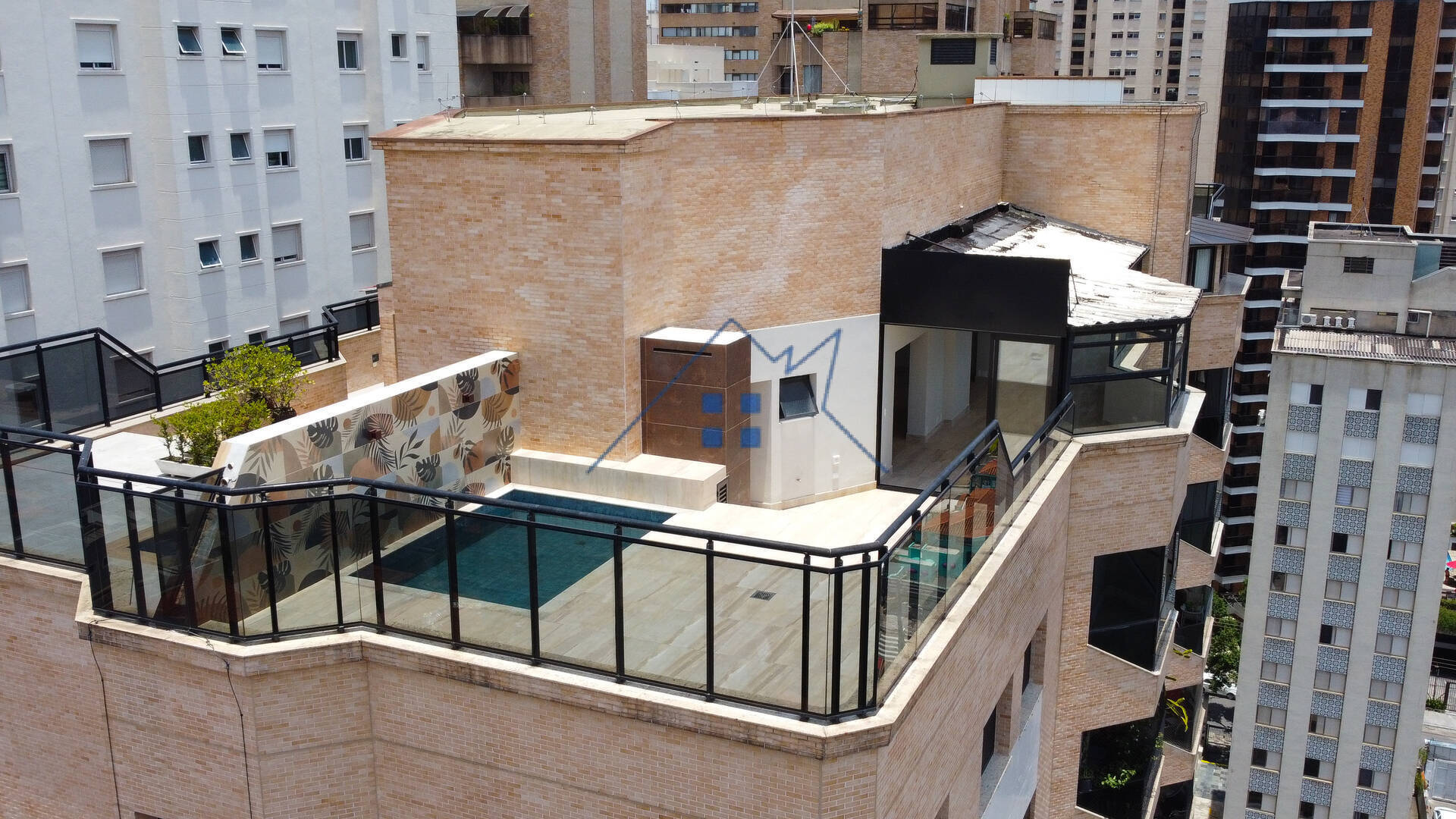 Cobertura, 3 quartos, 249 m² - Foto 2