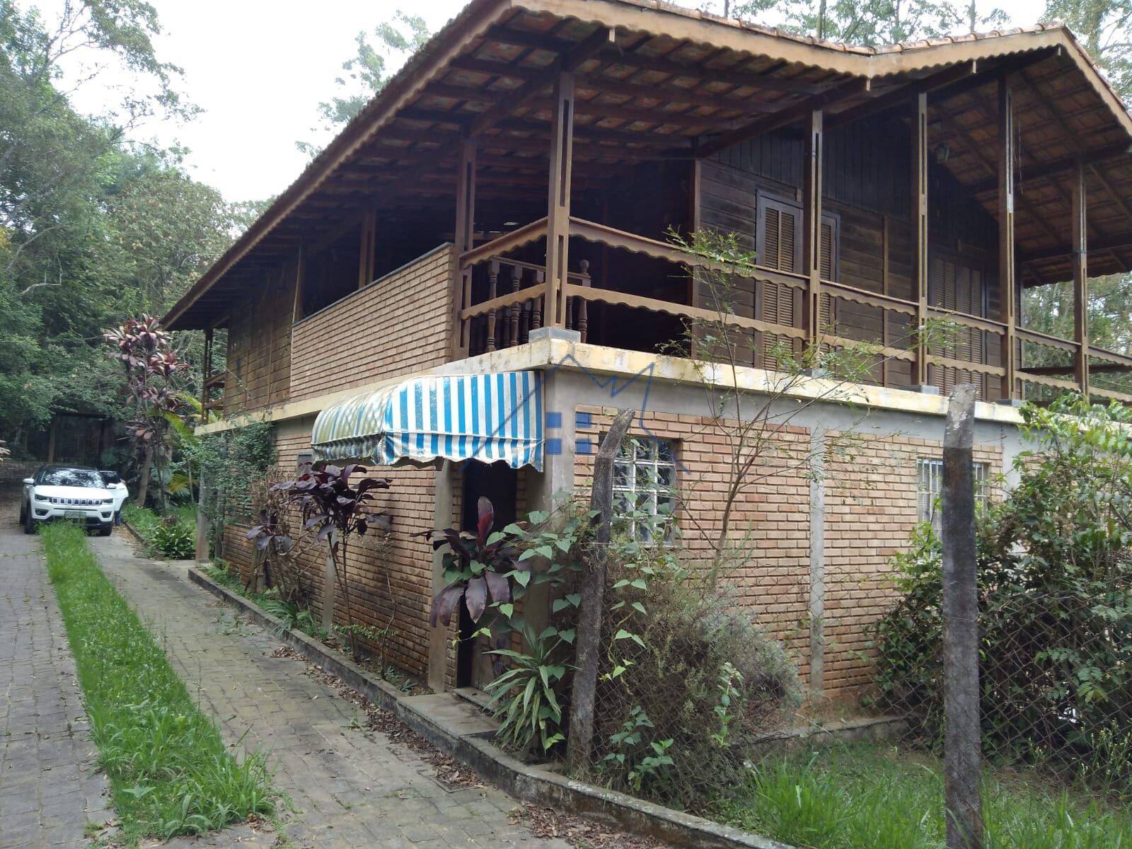 Casa, 5 quartos, 244 m² - Foto 1