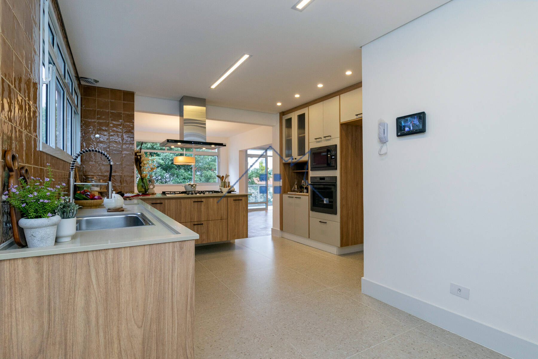 Apartamento, 3 quartos, 229 m² - Foto 1